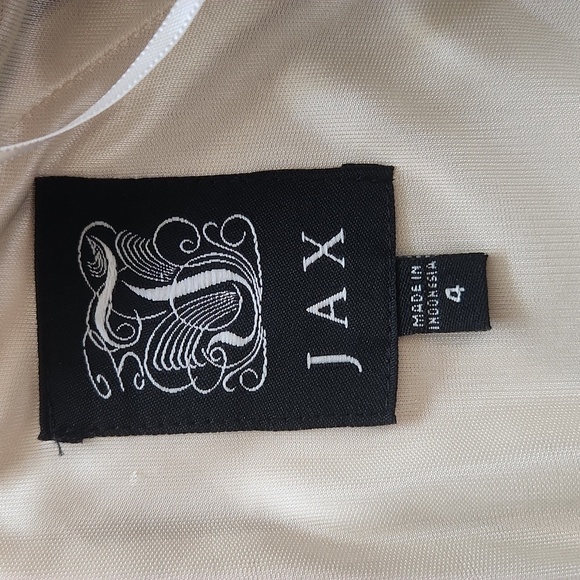 Jax Casual Dress - Picture 5 of 7